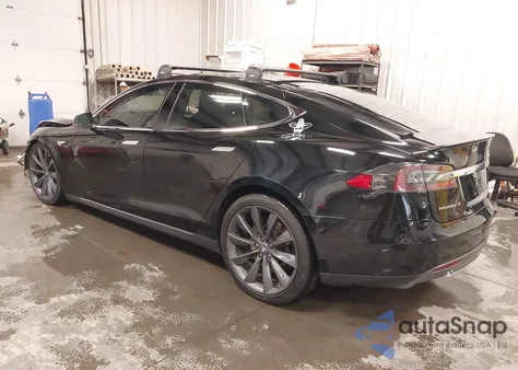 2013 Tesla Model S Performance z USA, uszkodzony, nr VIN 5YJSA1DPXDFP14812